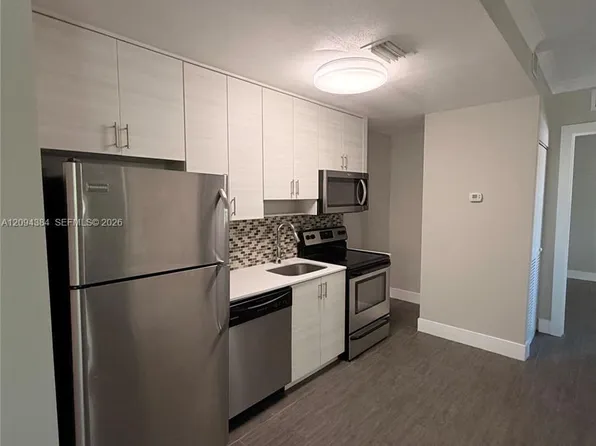 115 Menores Ave APT 8, Coral Gables, FL 33134