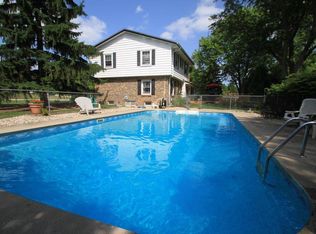 N72W22365 Jeanine Ln, Lisbon, WI 53089