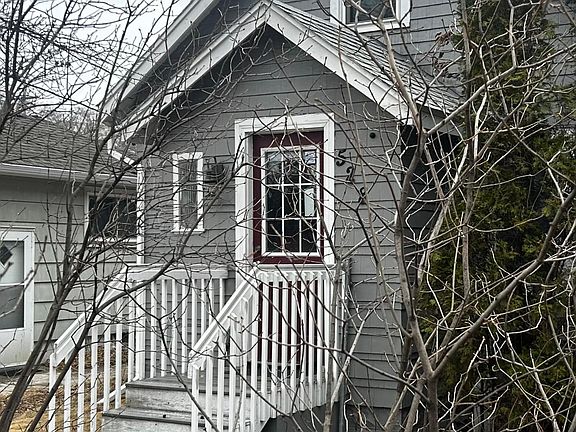 2nd image of 528 1st Ave E