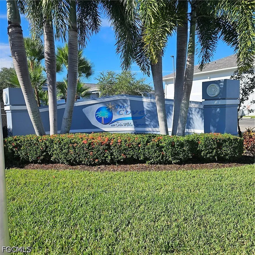 2 bed, 2.0 bath, 932 sqft, $1,300 — Photo 1