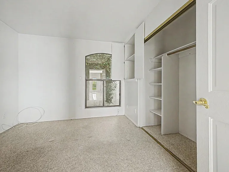 5736 N 25th St — Photo 36