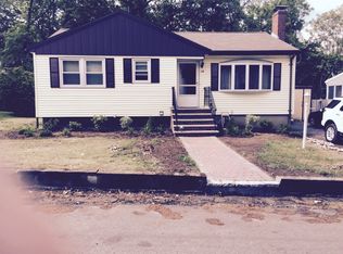 26 Rumford Park Ave, Woburn, MA 01801