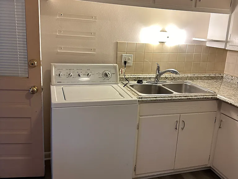 3300 W 22nd Ave — Photo 29