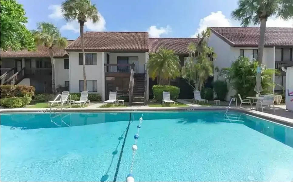 2 bed, 1016 sqft, $4,750 — Photo 3