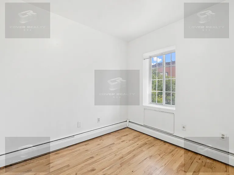 1069 Jefferson Ave #3 — Photo 9