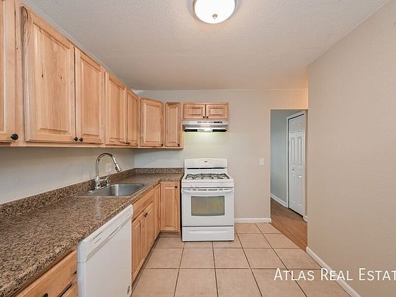 3rd image of 1459 W Byers Pl