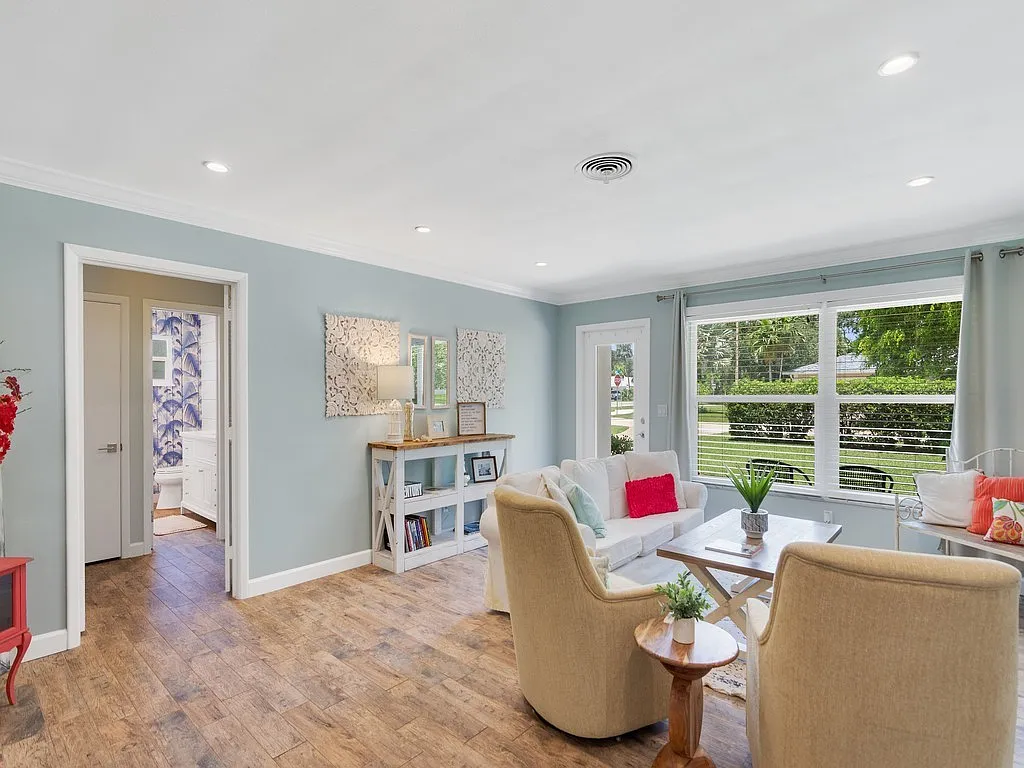 3 bed, 2.5 bath, 2250 sqft, $5,500 — Photo 3