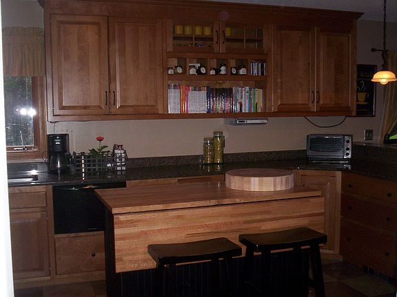 Gourmet Kitchen - Custom Cabinetry
