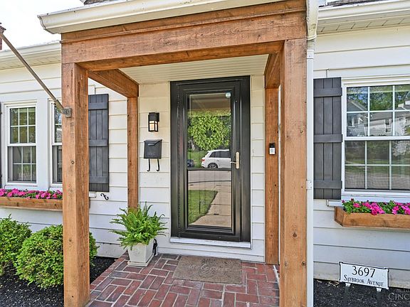 4th image of 3697 Saybrook Ave