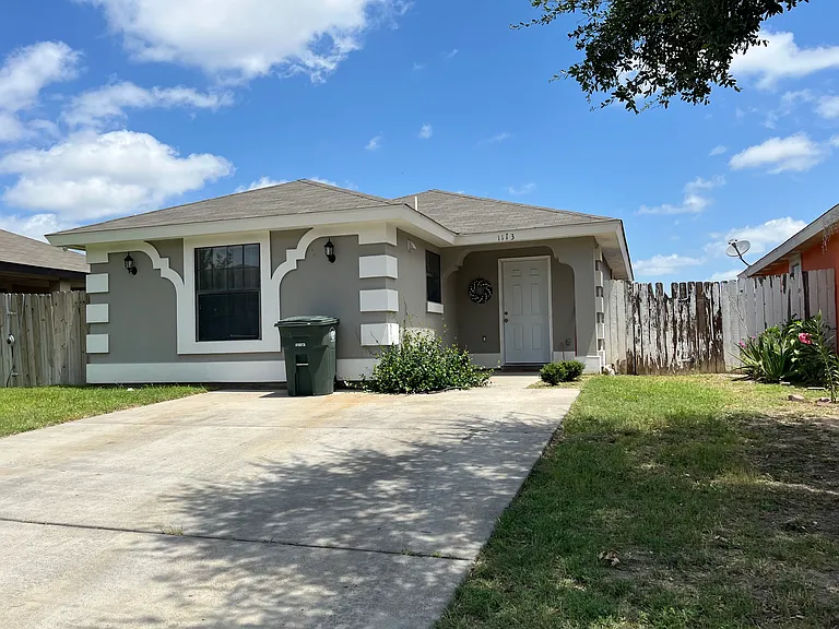 1173 Savannah Loop — Photo 2