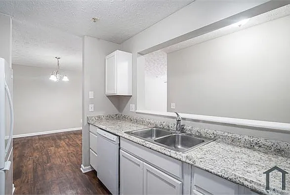 7104 Par Four Way — Photo 5