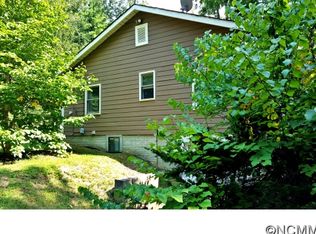 65 Riddle Rd, Swannanoa, NC 28778