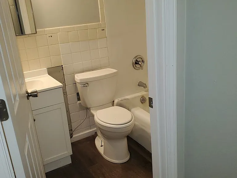 734 Demaret Dr — Photo 3