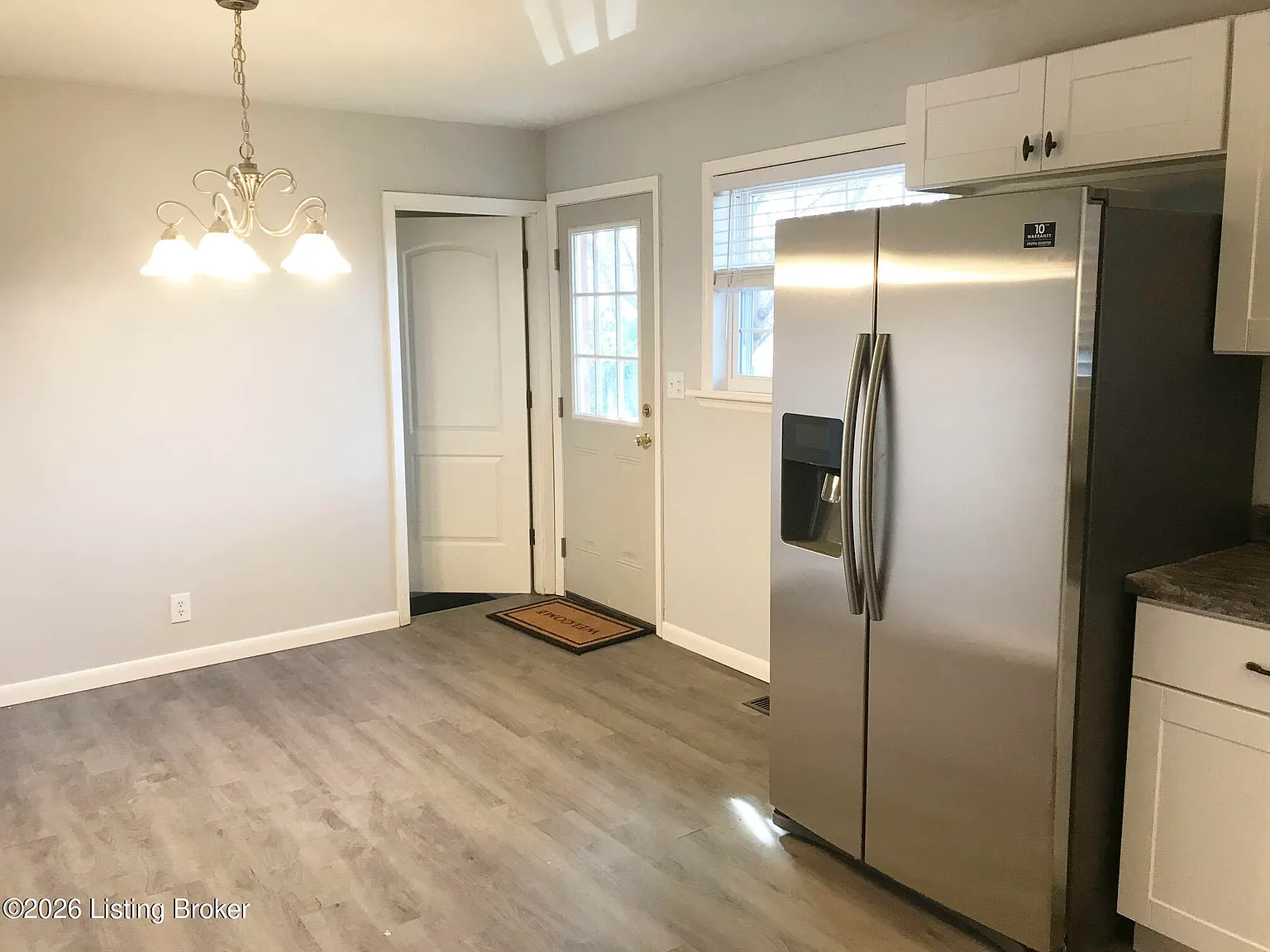 3 bed, 1.0 bath, 1025 sqft, $1,850 — Photo 4