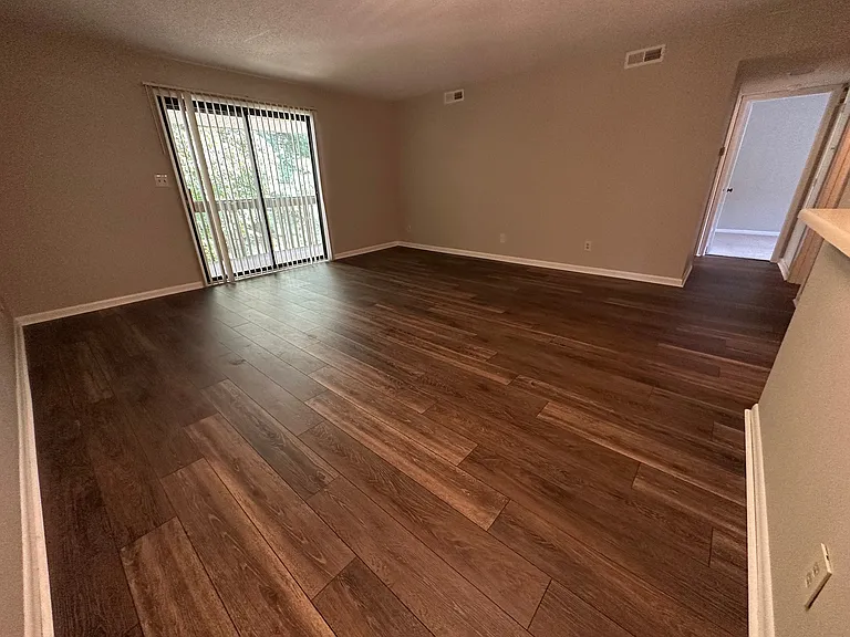 203 Driftwood Ln — Photo 33