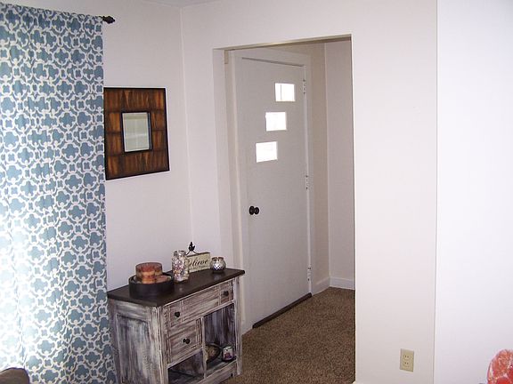 2nd image of 417 N Hambden St