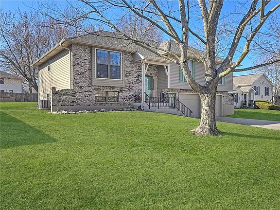 2nd image of 1206 Cambridge Dr