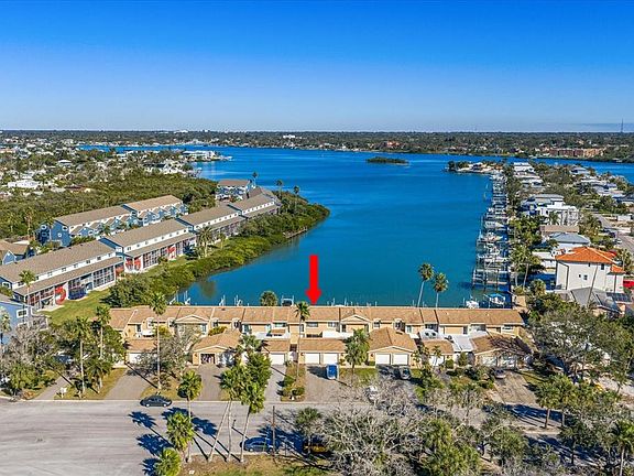 4th image of 829 E Gulf Blvd #107