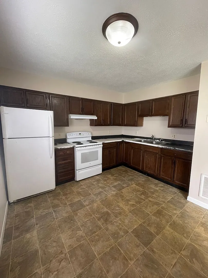 Heritage Park Apartments-MDM — Photo 2