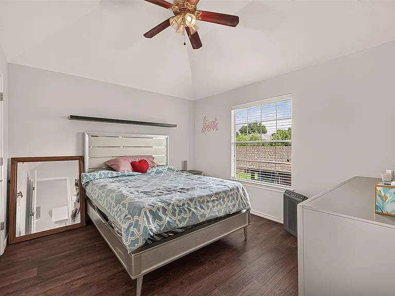 6514 Kings Summit Dr — Photo 22
