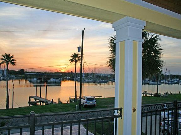 5th image of 623 W Shore Dr