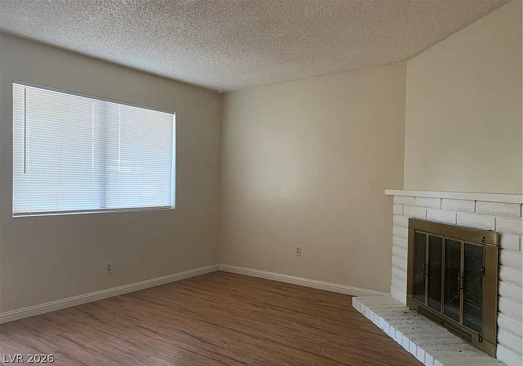 2 bed, 1.5 bath, 1080 sqft, $1,390 — Photo 4