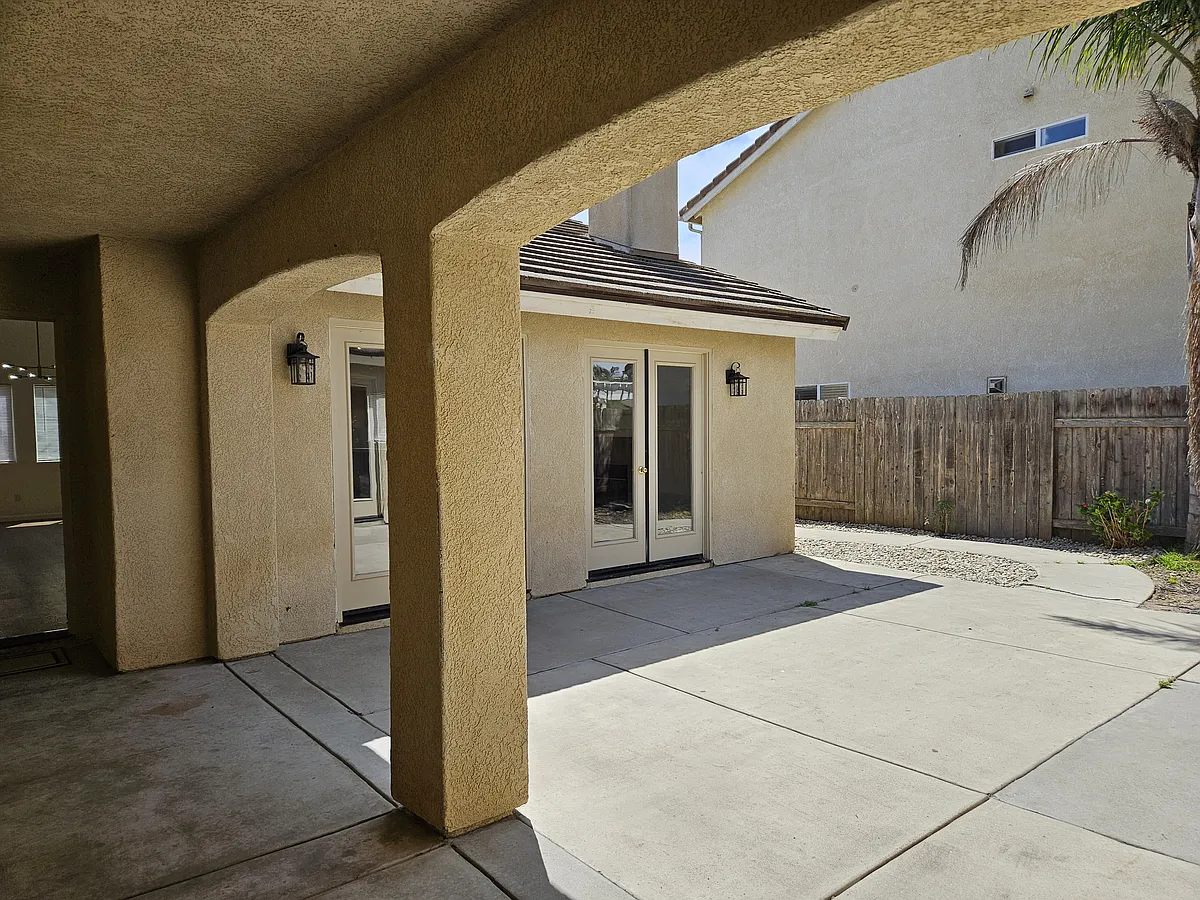 Building Photo - 2406 N Teelynn Ave