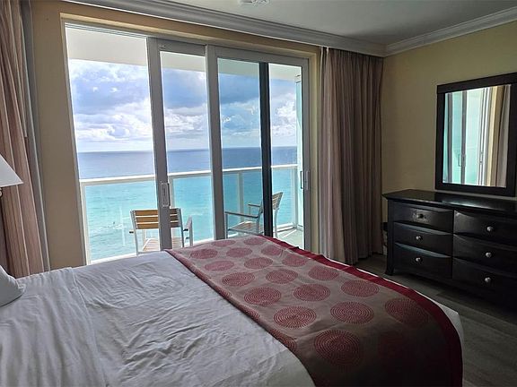 5th image of 19201 Collins Ave #1011