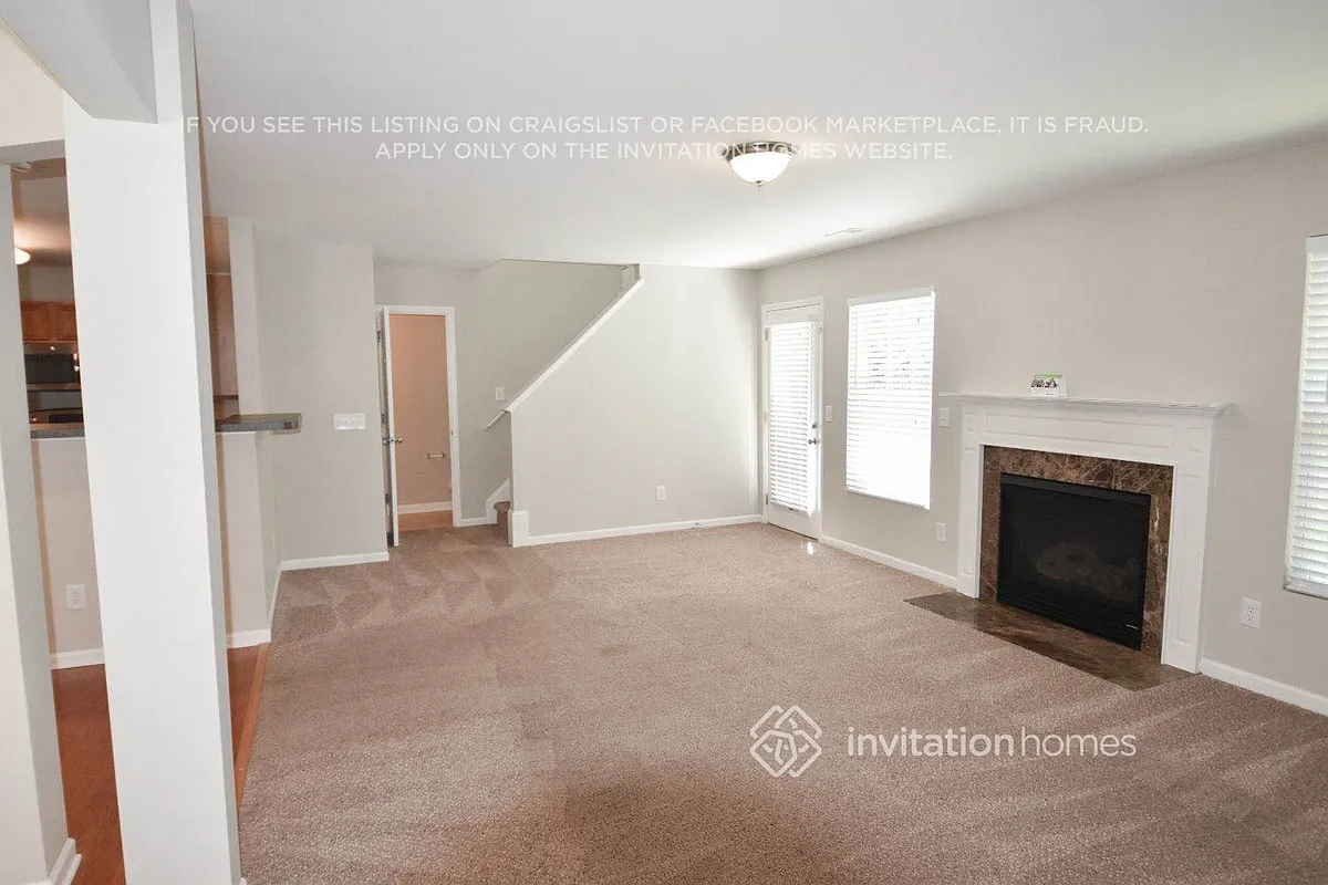 Building Photo - 3714 Horseshoe Farm St