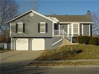 1st image of 824 NE Bristol Dr