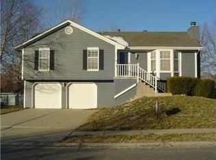 824 NE Bristol Dr, Lees Summit, MO 64086