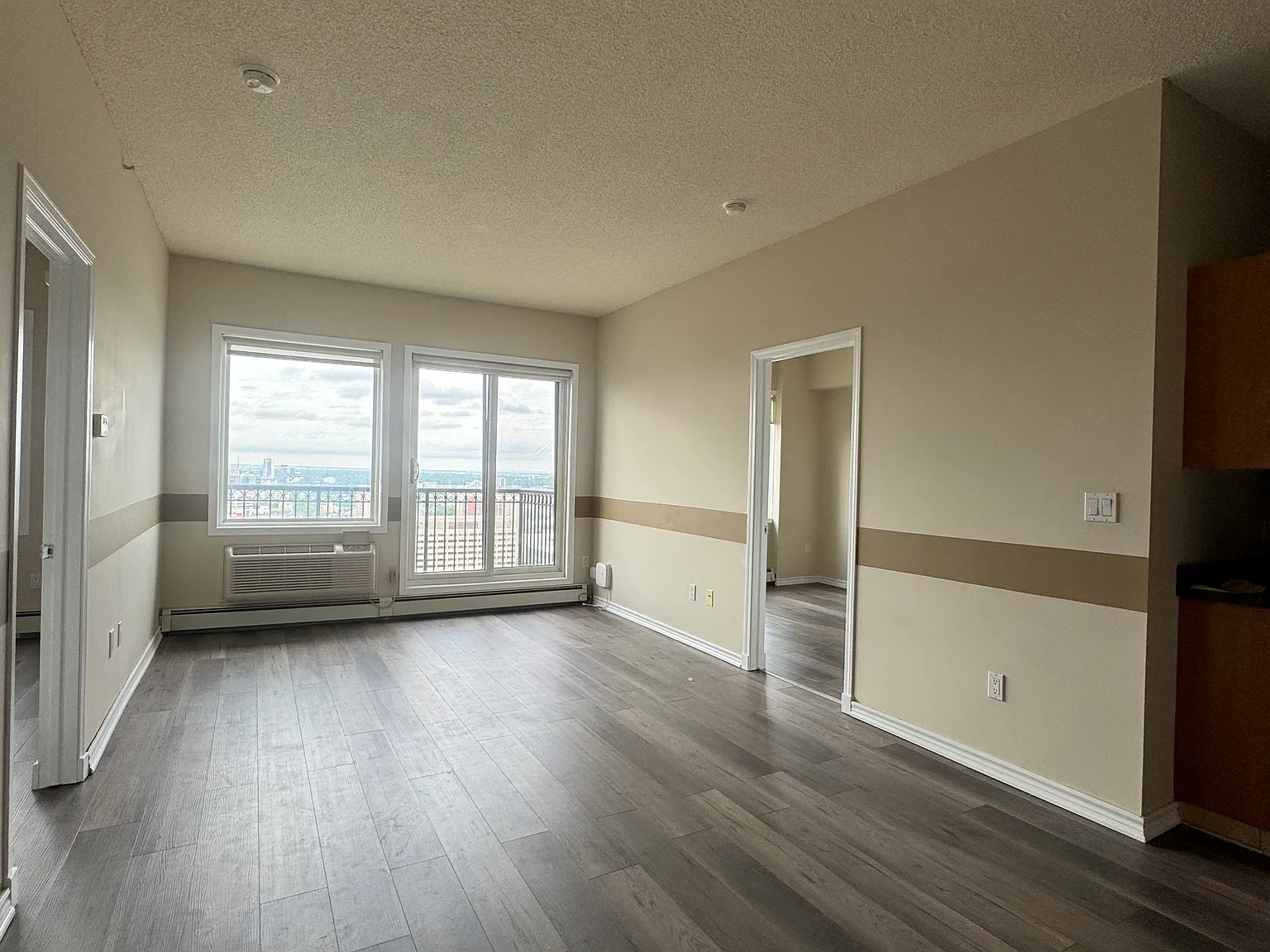 Penthouse Suite 2504-The Century Condo — Photo 4