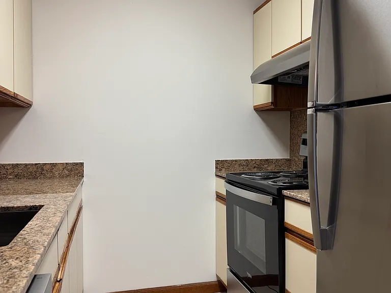 1022 Main St #7 — Photo 6
