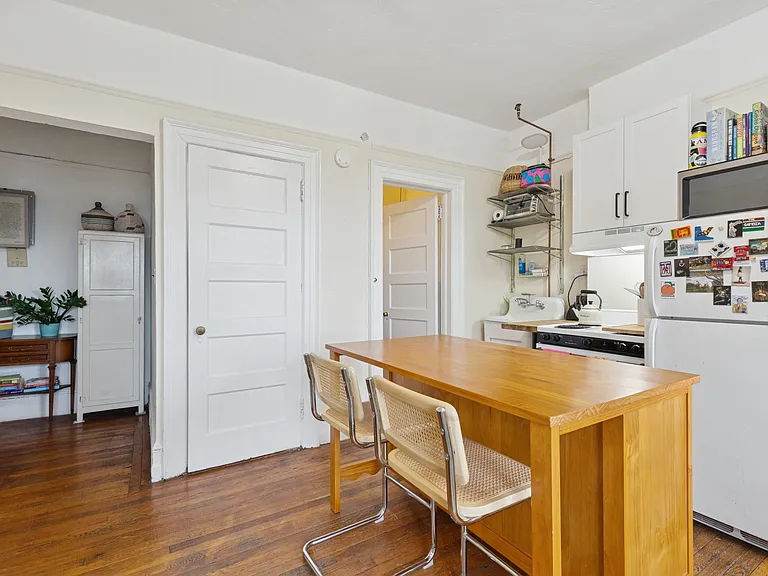 118 Montague St #12 — Photo 3