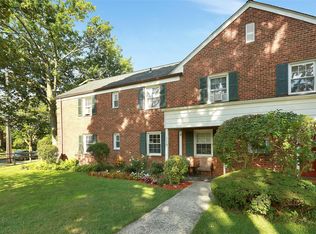 119 Robins Rd #119, New Rochelle, NY 10801