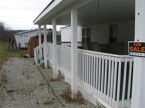 3rd image of 704 Sunset Dr