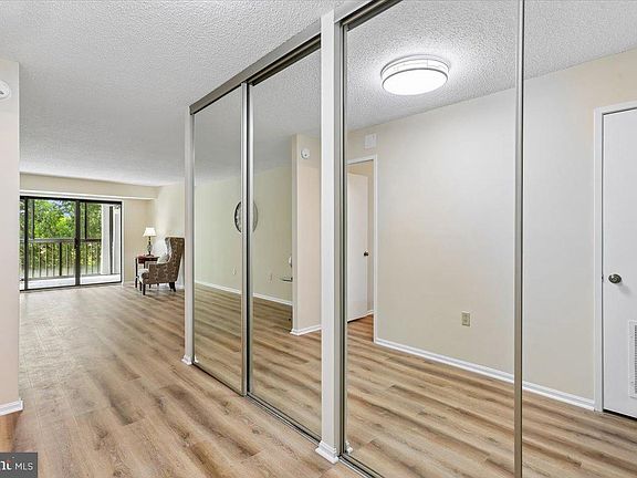 5th image of 15101 Interlachen Dr #1-614