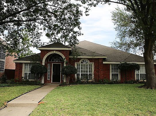 4th image of 633 Post Oak Dr