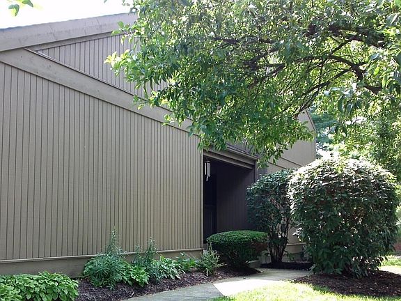 3rd image of 1977 Willow Glen Ln