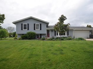 712 Old Prospectors Trl, Eagle, WI 53119