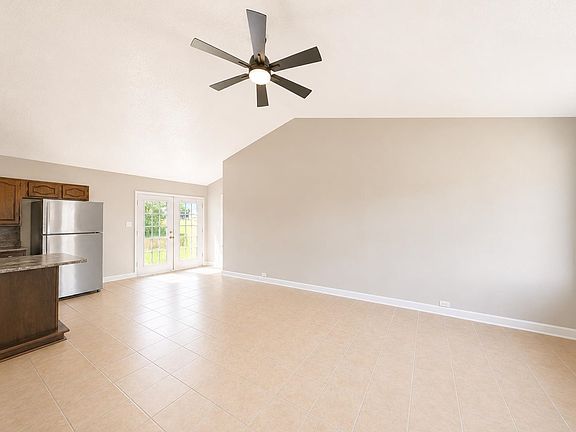 4th image of 6112 Linda Dr