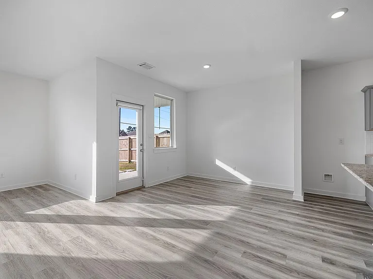 12856 Silverbell Ave — Photo 9