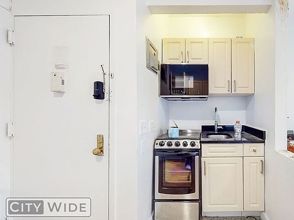 3rd image of 188 E 93rd St APT 2B