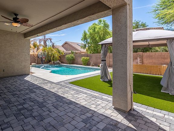 3rd image of 17407 W Yavapai St