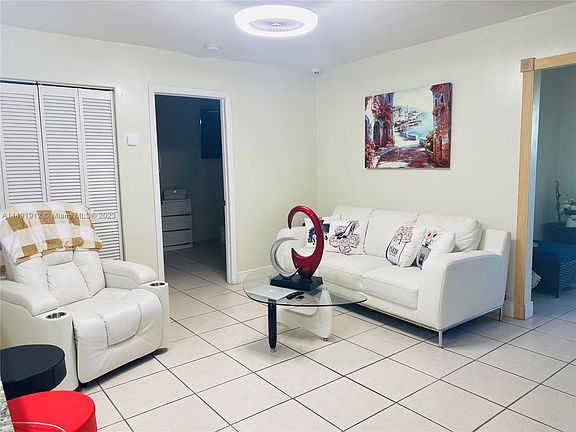 4th image of 21305 NW 40th Circle Ct