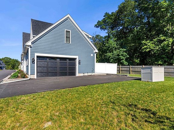 2nd image of 24 Primrose Ln #24