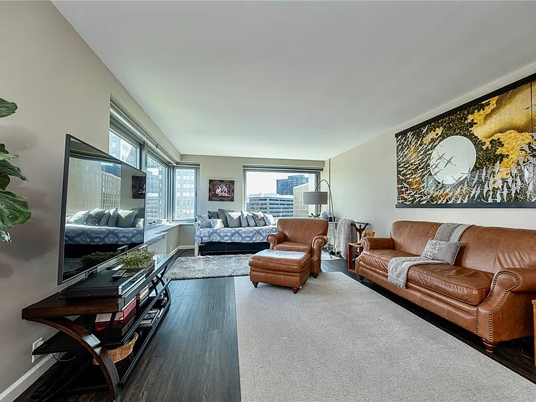320 Fort Duquesne Blvd #19L — Photo 12