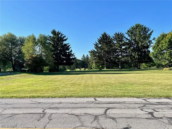 Riverside Dr, Huron, OH 44839