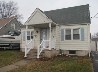 35 Linden St, Carteret, NJ 07008