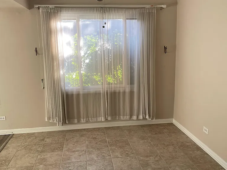 Kitchen / dining side